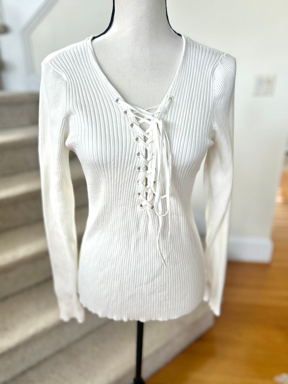 A.L.C. White Ribbed Knit Criss Cross Lace Up Long Sleeve V-Neck Sweater